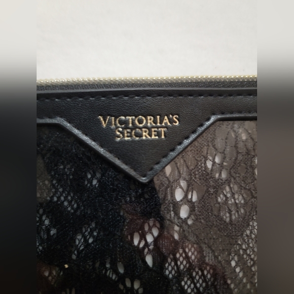 NWOT Victoria's Secret Zippered Makeup Cosmetics Purse - Black Lace Plastic - Picture 3 of 5